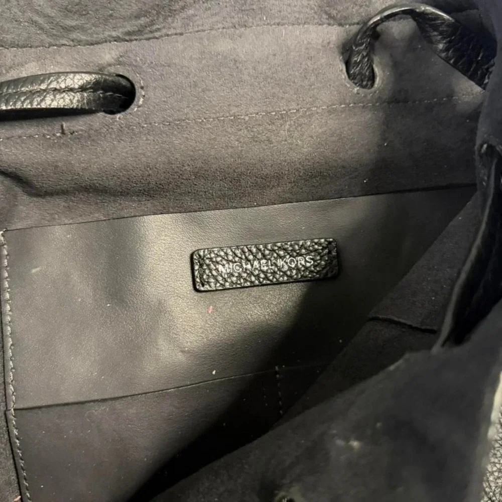 Michael KORS Junie Flap‎ Medium Backpack Black leather backpack